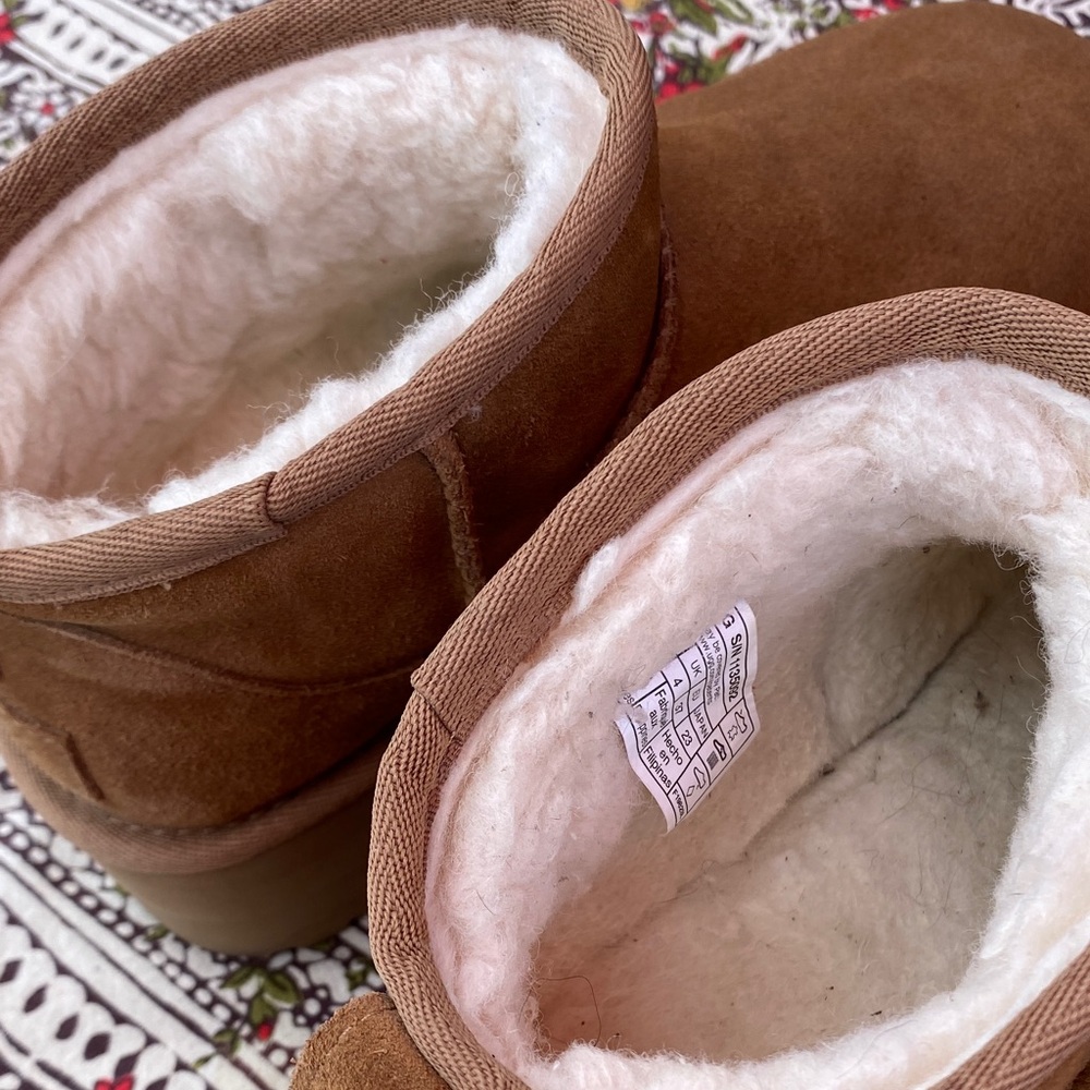 Classic UGG Ultramini Platform Boots - Picture 4 of 7